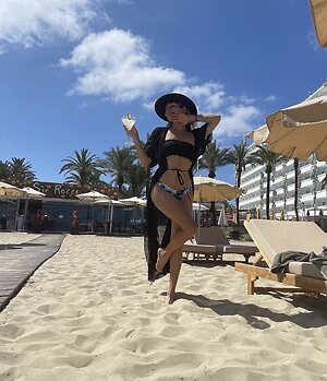 Berna Canbeldek leaked photo #118