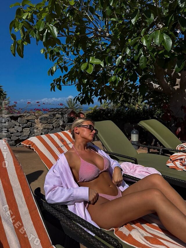Berna Özkaya leaked photos