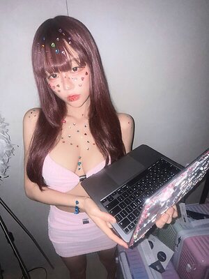 Berry leaked photo #17