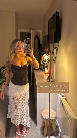 Beth Tucker leaked photo #16
