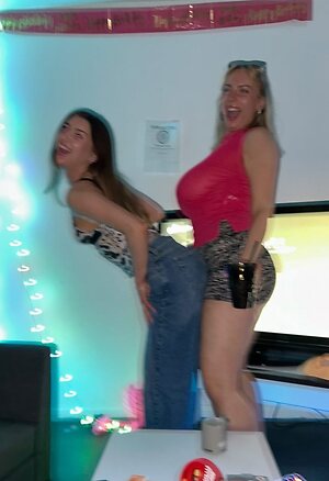 Beth leaked photo #31