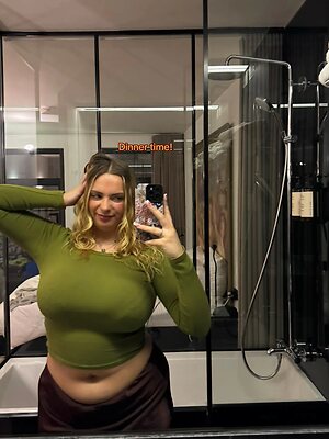 Beth Nude Leaked Photo #81
