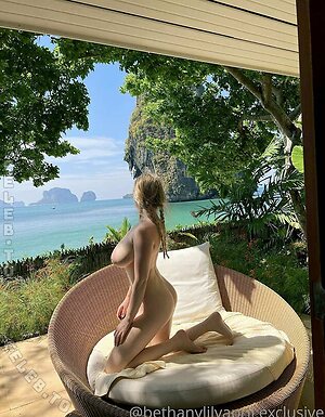 Bethanylilyapril Nude Leaked Photo #7