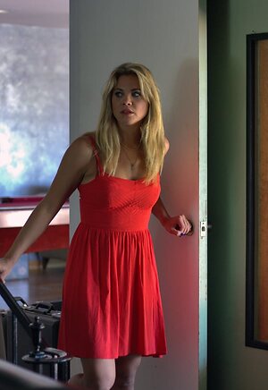 Betsy Rue leaked photo #5