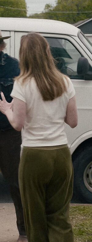 Betty Gilpin leaked photo #40