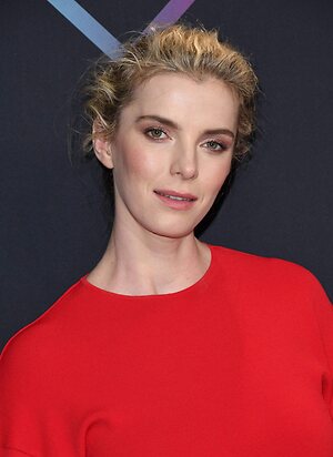 Betty Gilpin leaked photo #74