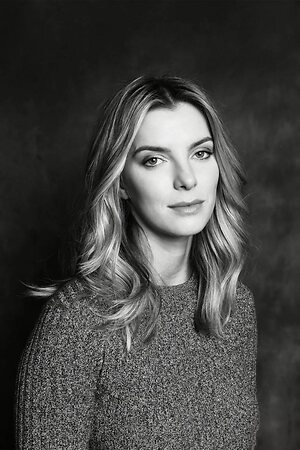 Betty Gilpin leaked photo #120