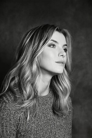 Betty Gilpin leaked photo #121