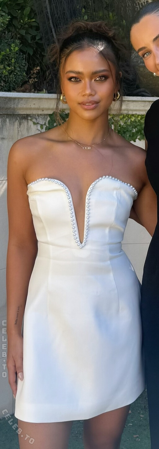 Bianca Bustamante photo