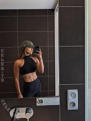 Bianca Bustamante photo