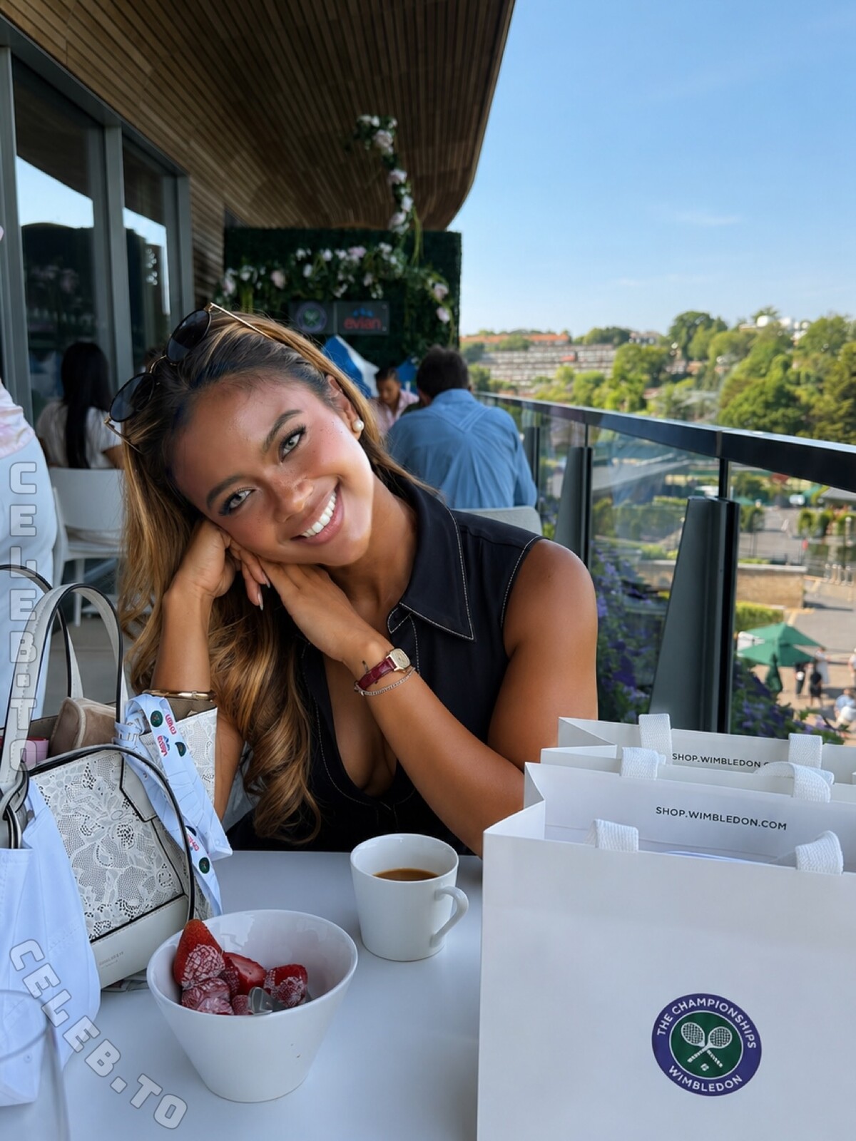 Bianca Bustamante photo