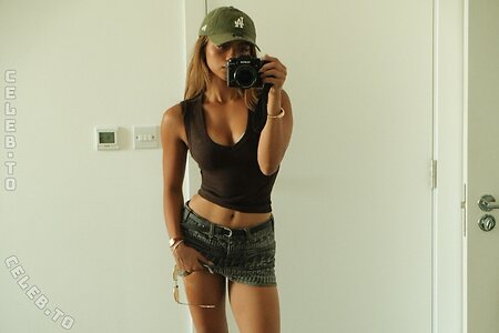 Bianca Bustamante photo