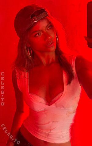 Bianca Bustamante photo