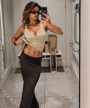 Bianca Bustamante photo