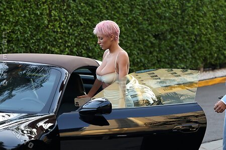 Bianca Censori Nude Leaked Photo #12