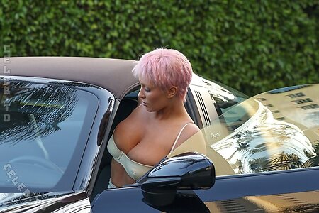 Bianca Censori Nude Leaked Photo #15