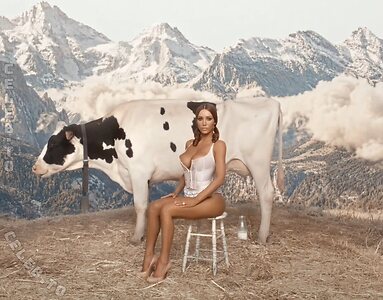 Bianca Censori photo