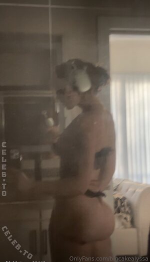 bigcakealyssa Nude Leaked Photo #21