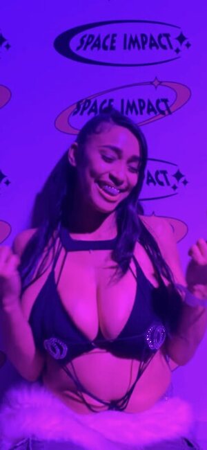 Bigdiamondgirl leaked photo #5