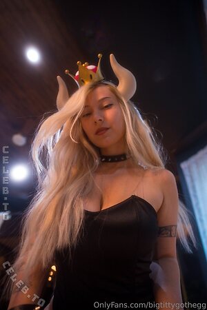 bigtittygothegg photo