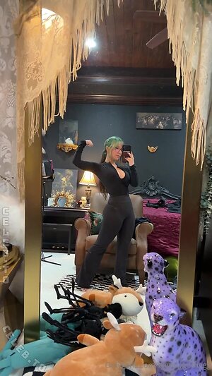 bigtittygothegg