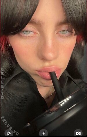 Billie Eilish Nude Leaked Photo #15