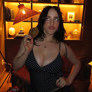 Billie Eilish leaked photo #88