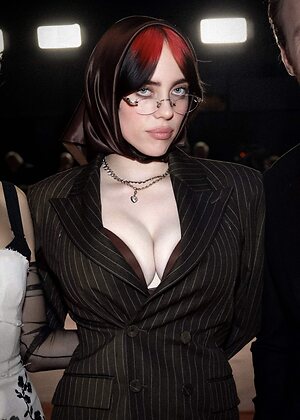 Billie Eilish leaked photo #113