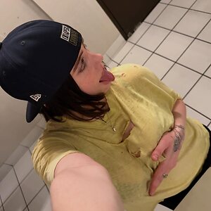 Billie Eilish leaked photo #121