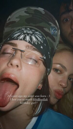Billie Eilish leaked photo #129