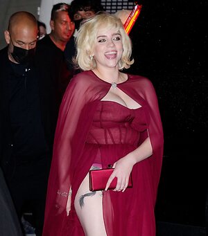 Billie Eilish leaked photo #270