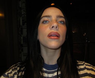 Billie Eilish leaked photo #320