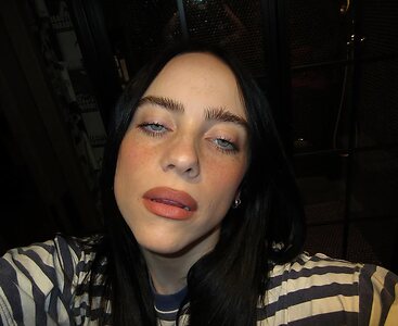 Billie Eilish leaked photo #321