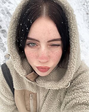 Billie Eilish leaked photo #323