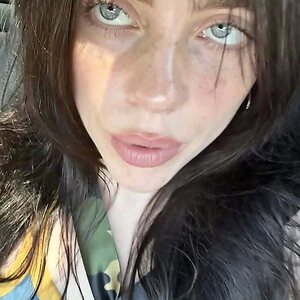 Billie Eilish leaked photo #338