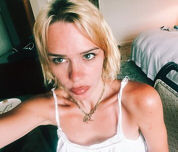 Billie Piper leaked photo #12