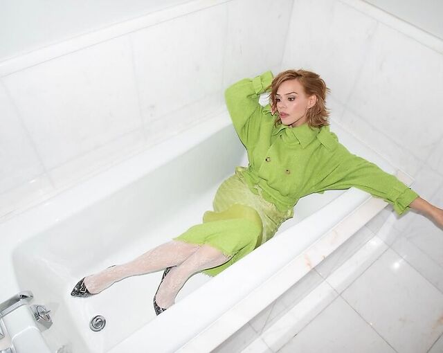 Billie Piper leaked photos