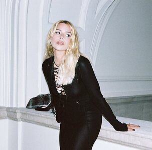 Billie Piper leaked photo #150