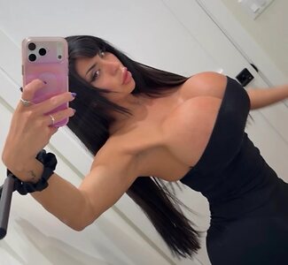 Bimbo Alondra Roi leaked photo #24