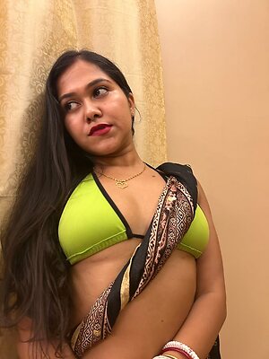 BINITA SAHA leaked photo #14