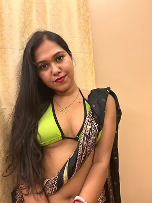 BINITA SAHA leaked photo #16