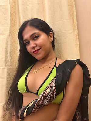 BINITA SAHA leaked photo #18