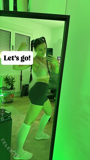 Bisscute Nude Leaked Photo #50