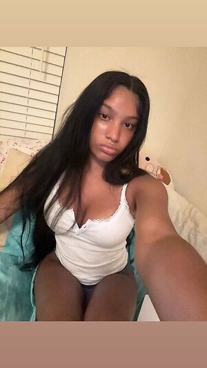 bllessiingss Nude Leaked Photo #4