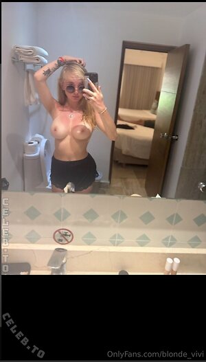 Blonde Vivi Nude Photos