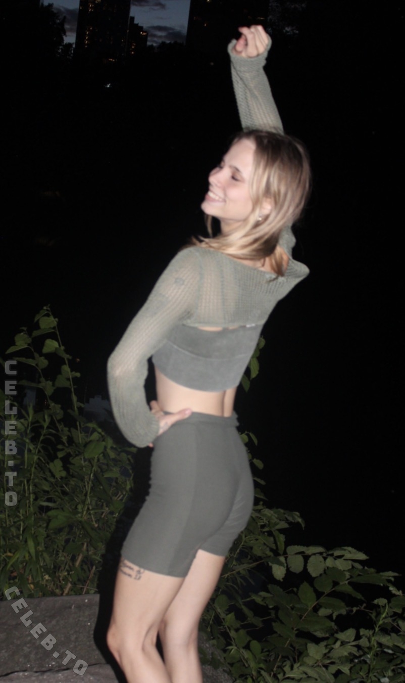 blondeeegirl33 photo