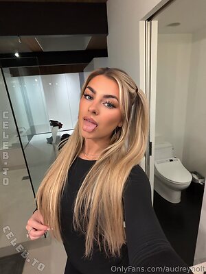 Blondeish Nude Leaked Photo #35