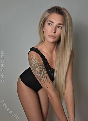 blonde_model photo