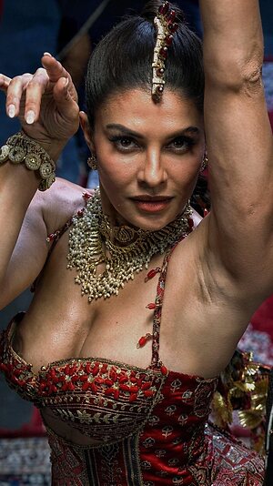Bollywood main stream celebs wardrobes malfunction leaked photo #2