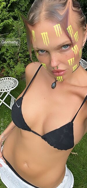 Bonnie Strange photo